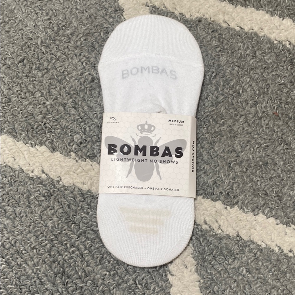NWT Bombas Classic White No-Show Socks Size Medium